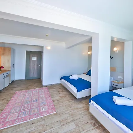 Hotel The *