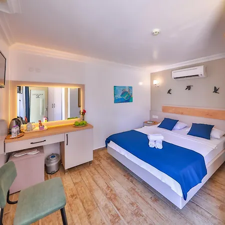 Hotel The *